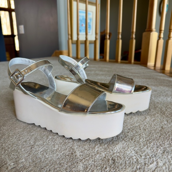 Forever 21 Shoes - Forever 21 Silver and White Platform Heel Sz 8.5 M